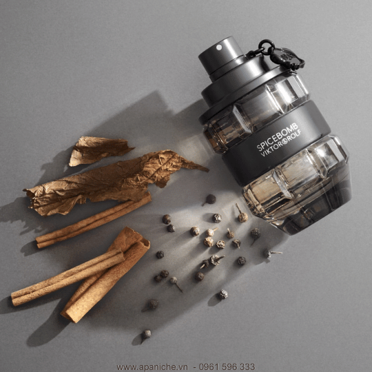 Viktor-Rolf-Spicebomb-EDT.png